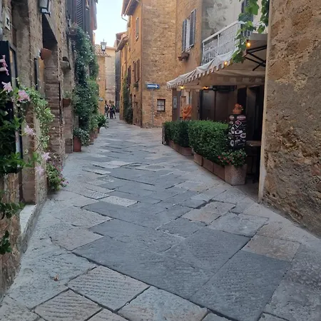 Ognivolta Penzion Pienza